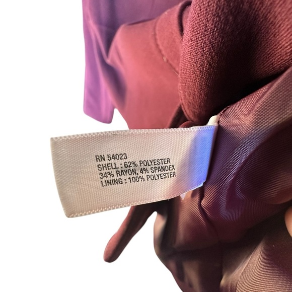 Gap Women Zip Pockets On Chest Maroon Jacket Size Medium - Picture 5 of 7